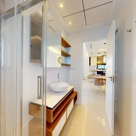 Appartement Elegant With Pool Ac And Balcony