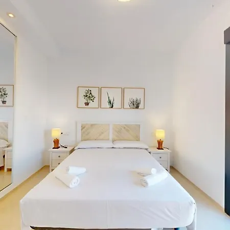 Elegant With Pool Ac And Balcony Arenales del Sol